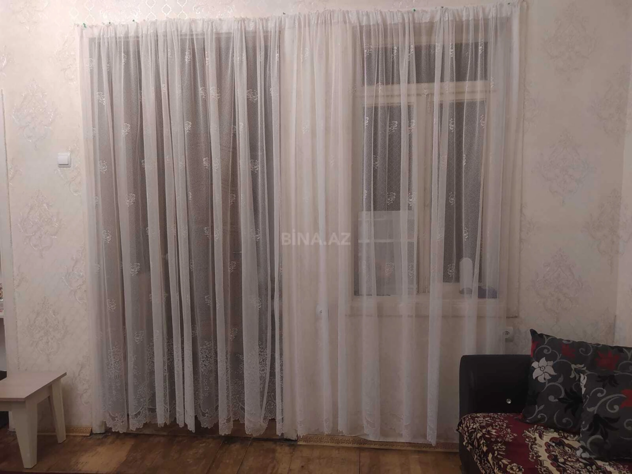 Satılır 2 otaqlı mənzil 82 m²