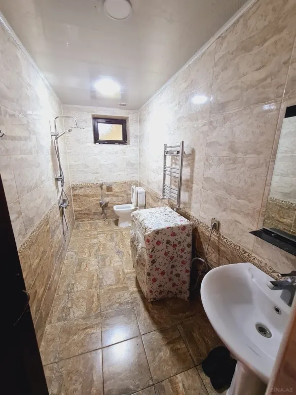 Kirayə verilir 5 otaqlı həyət evi 220 m²