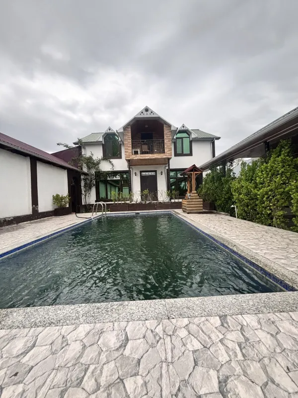 Kirayə verilir 5 otaqlı həyət evi 220 m²