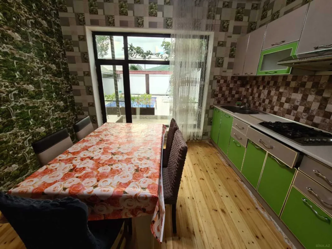 Kirayə verilir 5 otaqlı həyət evi 220 m²