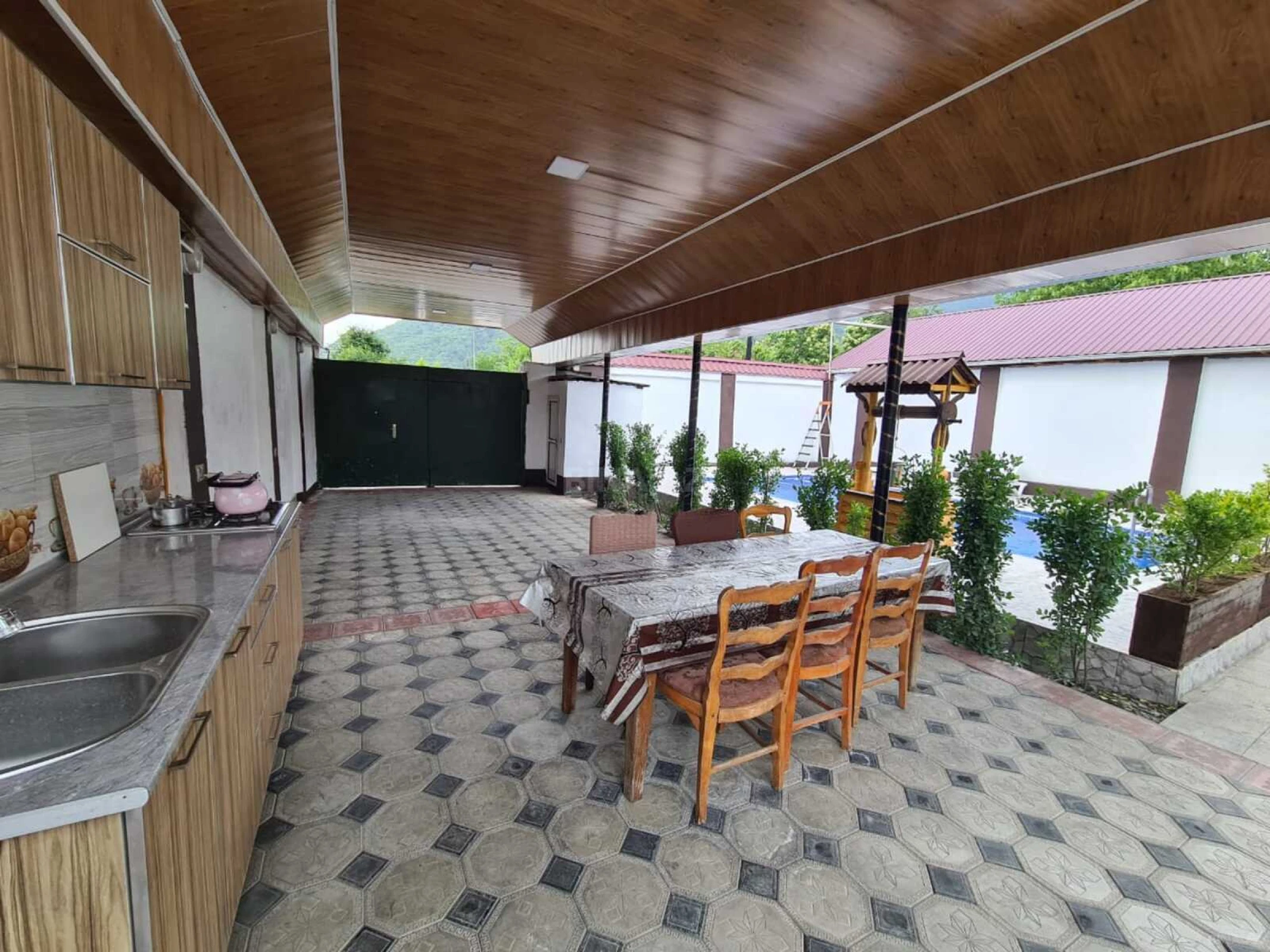 Kirayə verilir 5 otaqlı həyət evi 220 m²
