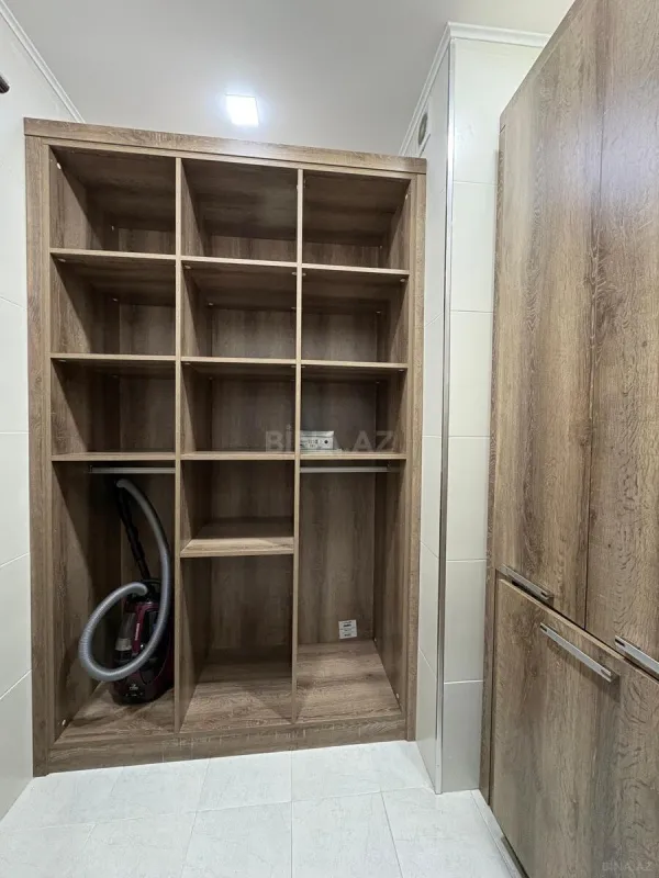 Kirayə verilir 4 otaqlı mənzil 170 m²