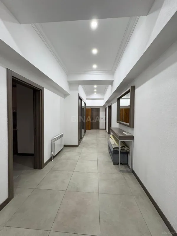 Kirayə verilir 4 otaqlı mənzil 170 m²