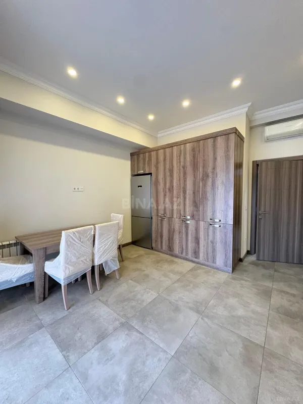 Kirayə verilir 4 otaqlı mənzil 170 m²