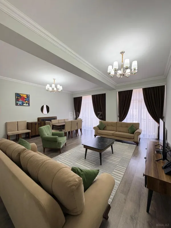 Kirayə verilir 4 otaqlı mənzil 170 m²