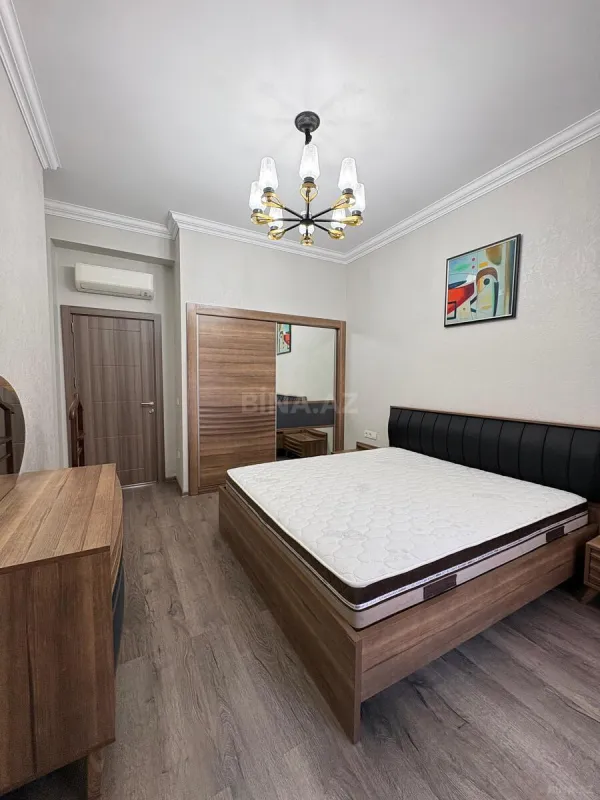 Kirayə verilir 4 otaqlı mənzil 170 m²