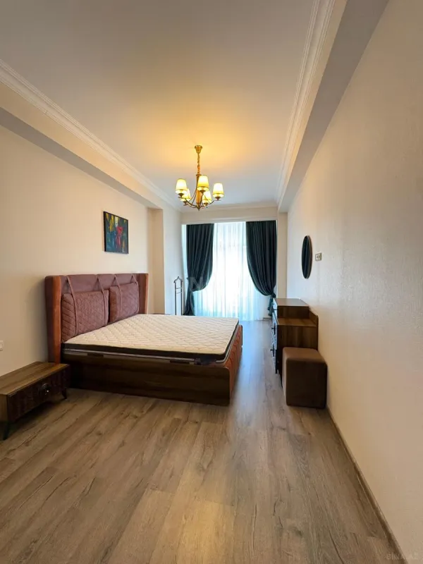 Kirayə verilir 4 otaqlı mənzil 170 m²