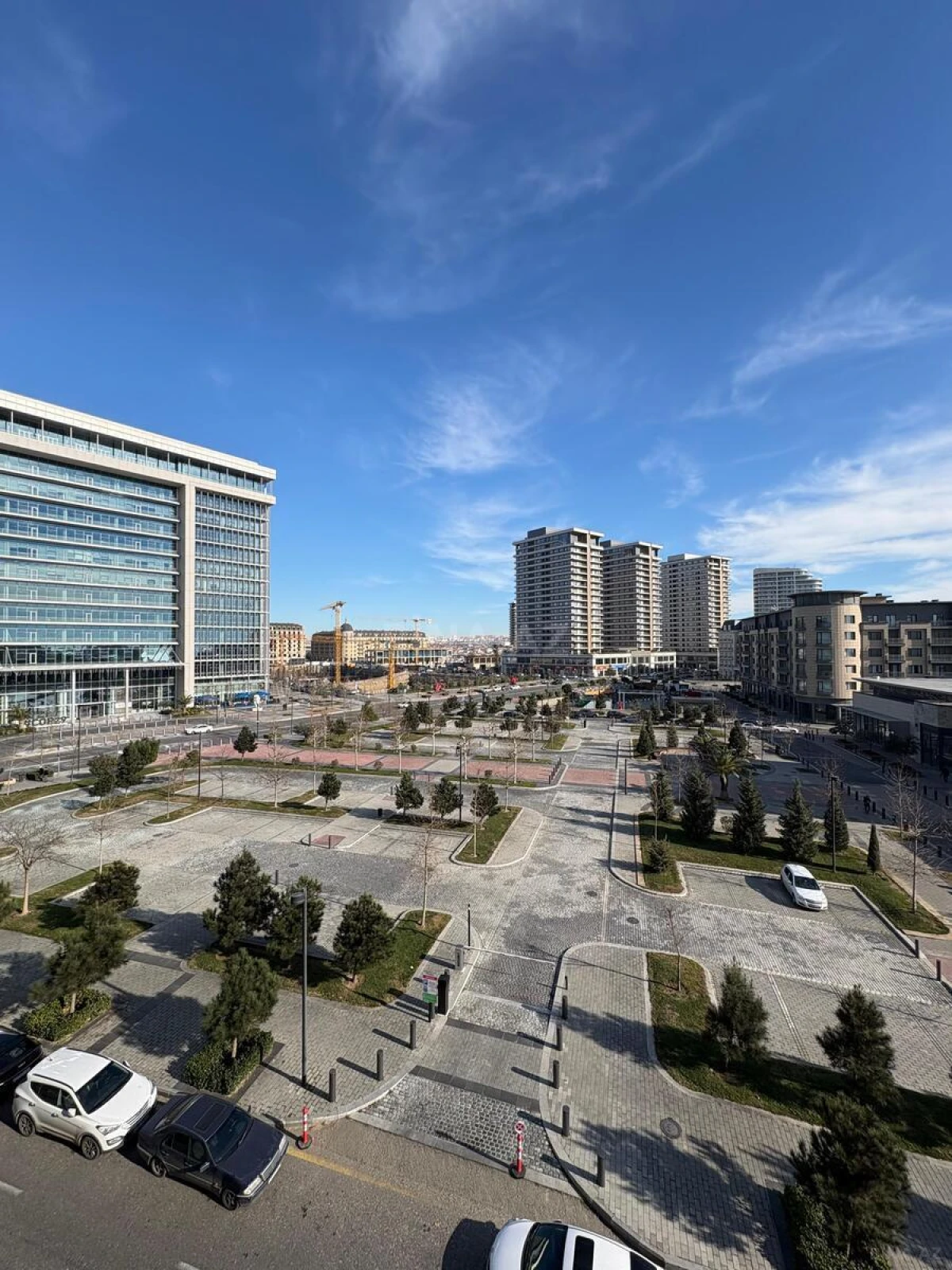 Kirayə verilir 4 otaqlı mənzil 170 m²