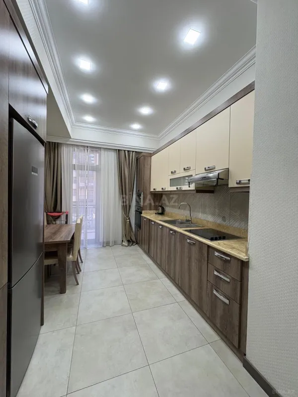 Kirayə verilir 4 otaqlı mənzil 170 m²