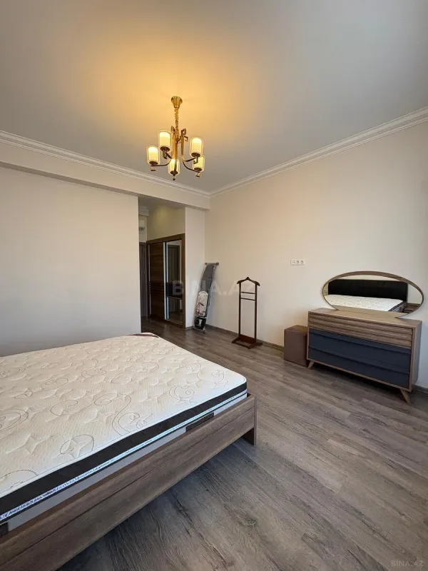 Kirayə verilir 4 otaqlı mənzil 170 m²