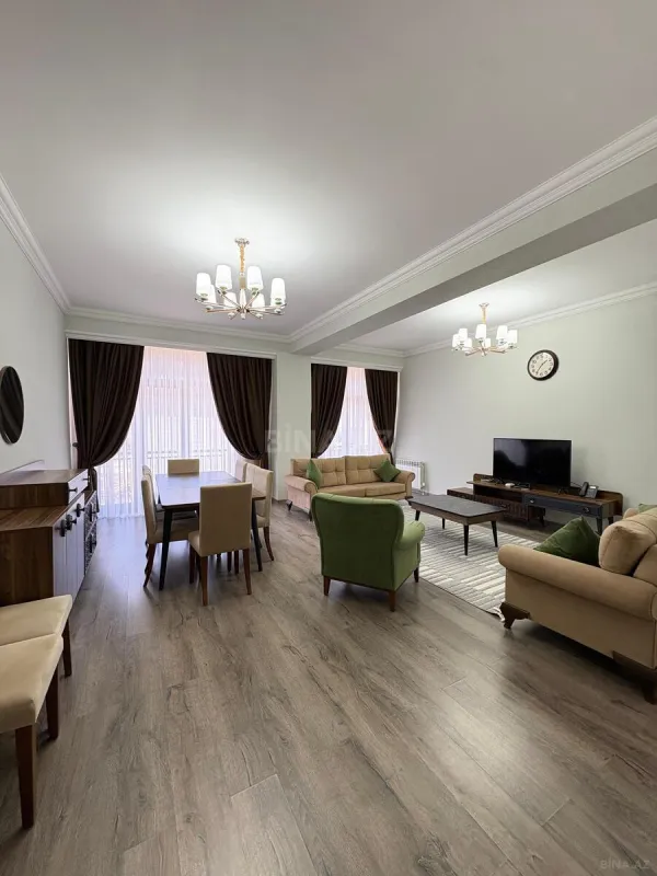 Kirayə verilir 4 otaqlı mənzil 170 m²