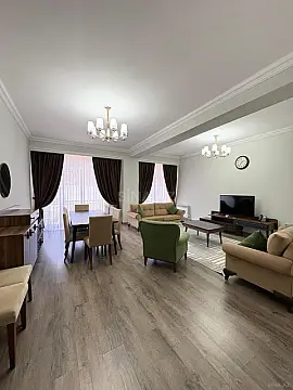 Kirayə verilir 4 otaqlı mənzil 170 m²