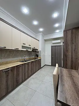 Kirayə verilir 4 otaqlı mənzil 170 m²
