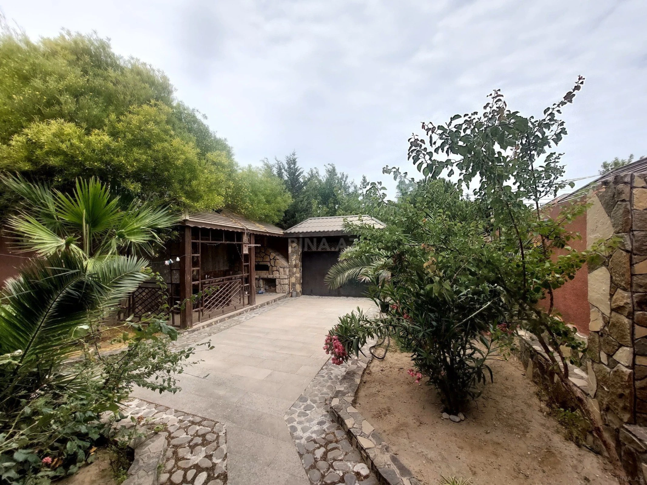 Satılır 3 otaqlı həyət evi 150 m²