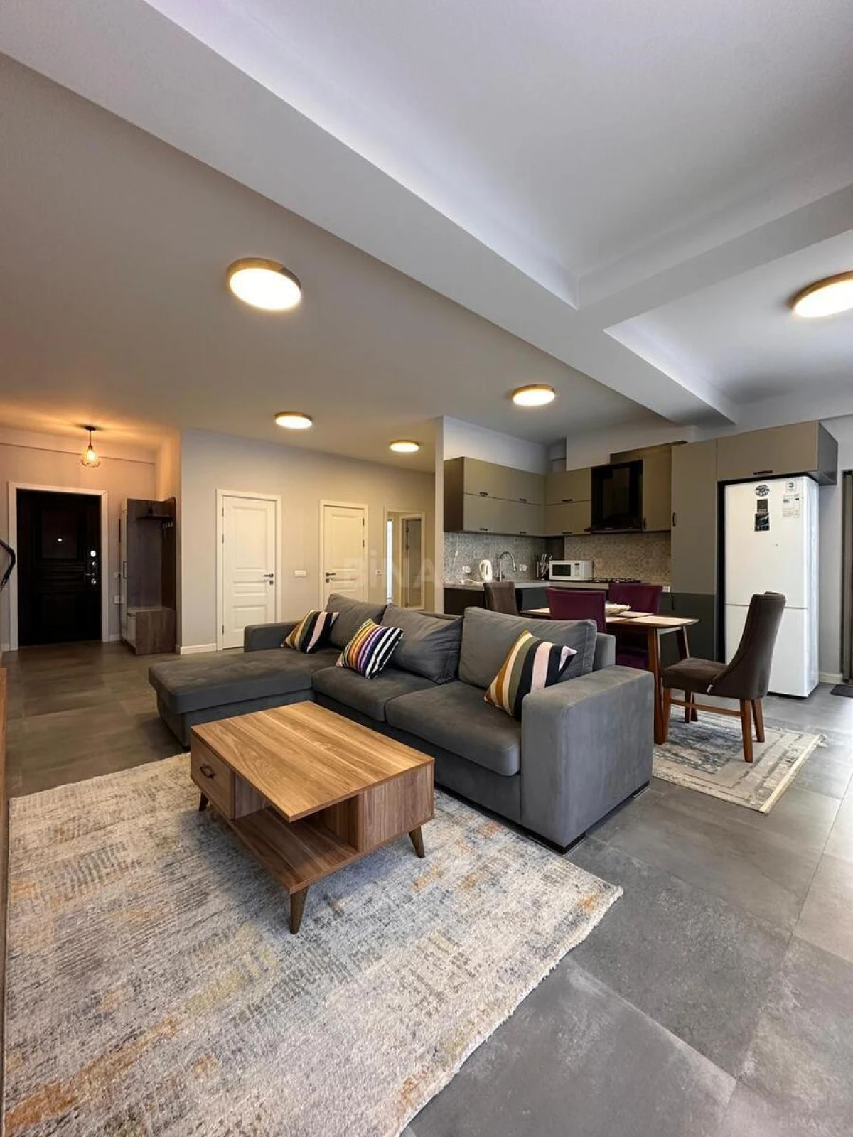 Kirayə verilir 3 otaqlı mənzil 110 m²