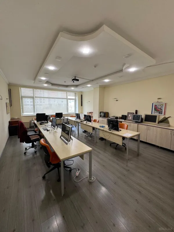 Kirayə verilir 8 otaqlı ofis 320 m²