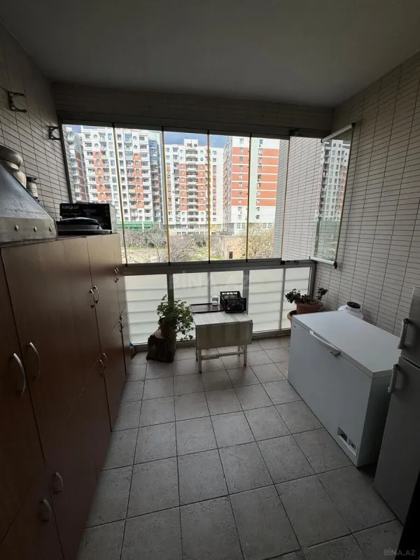 Kirayə verilir 8 otaqlı ofis 320 m²