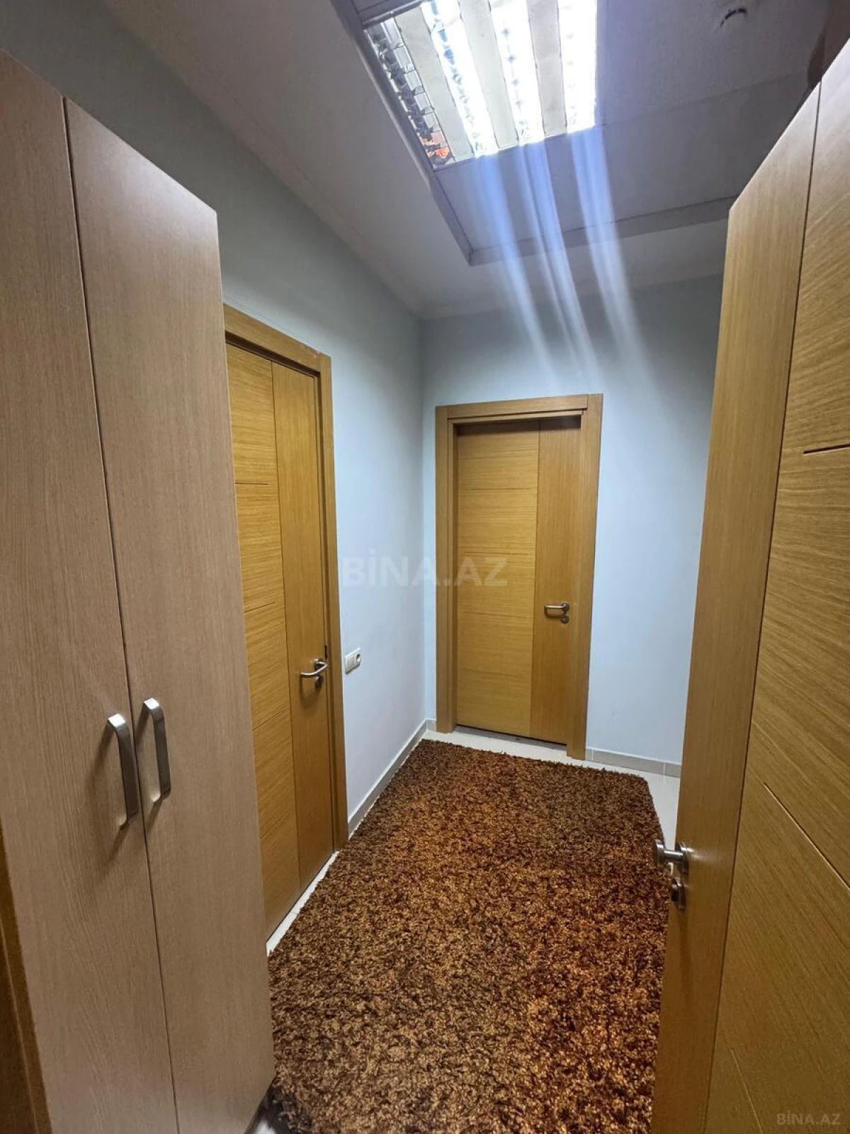 Kirayə verilir 8 otaqlı ofis 320 m²