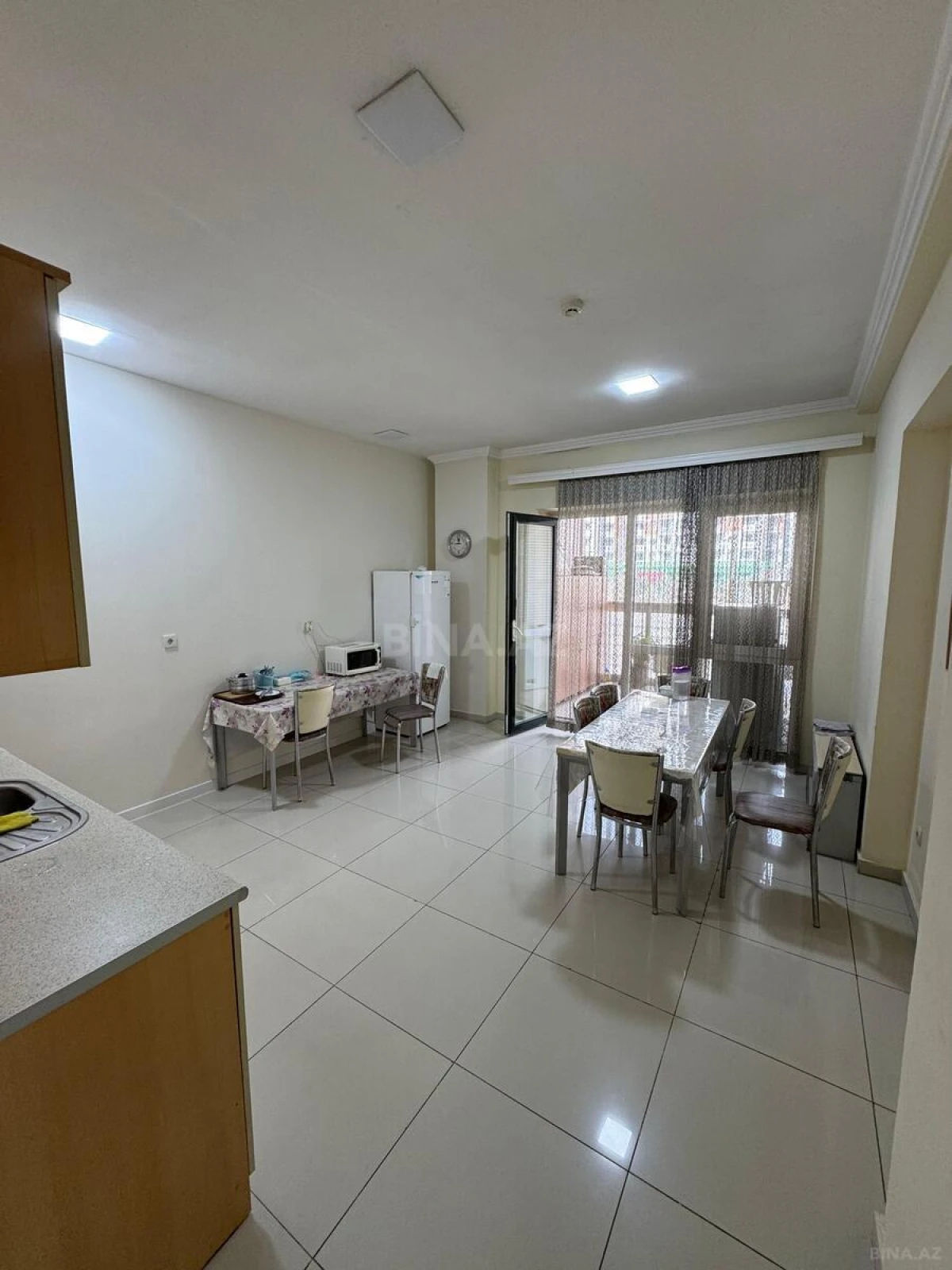 Kirayə verilir 8 otaqlı ofis 320 m²