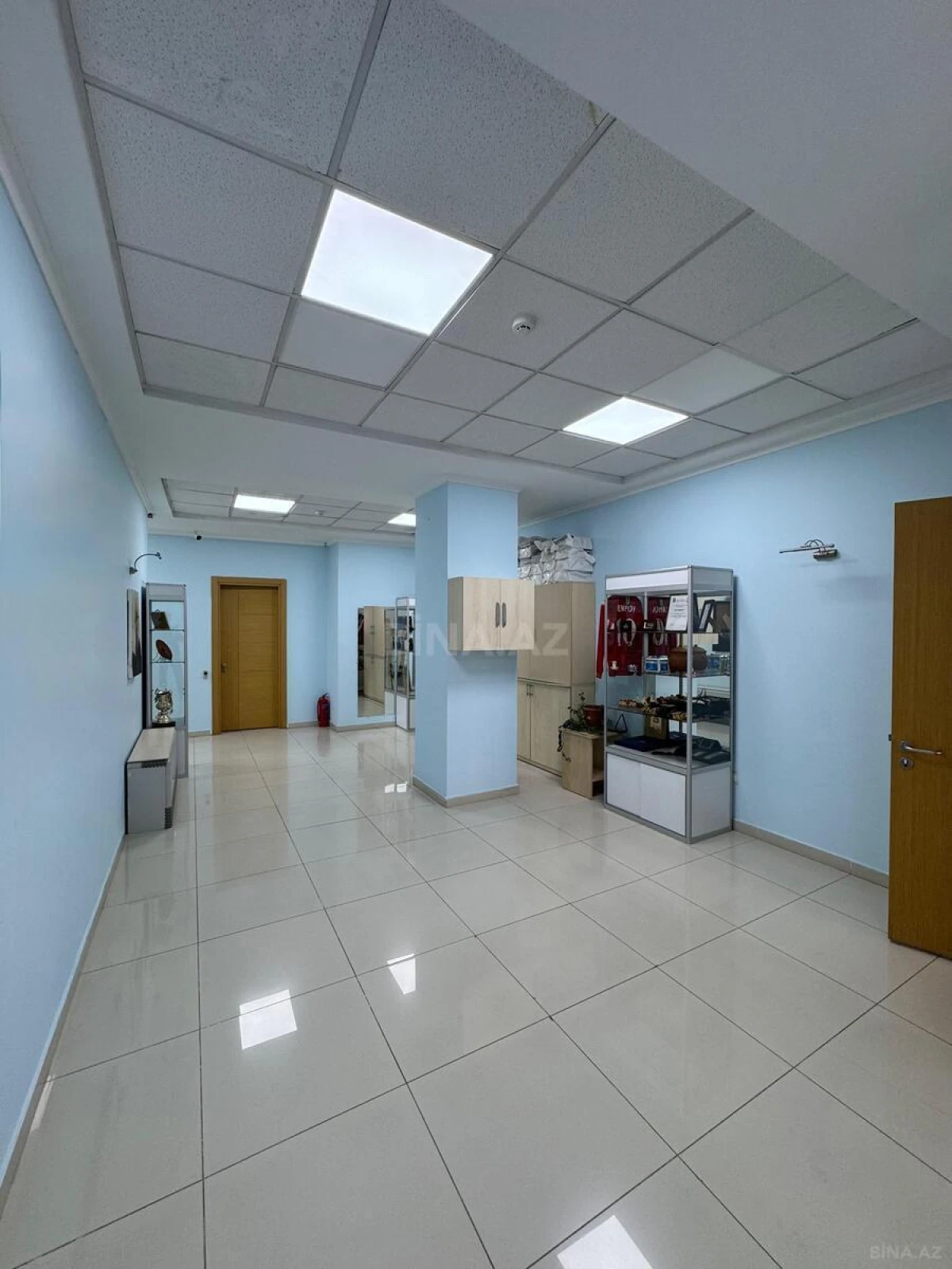 Kirayə verilir 8 otaqlı ofis 320 m²