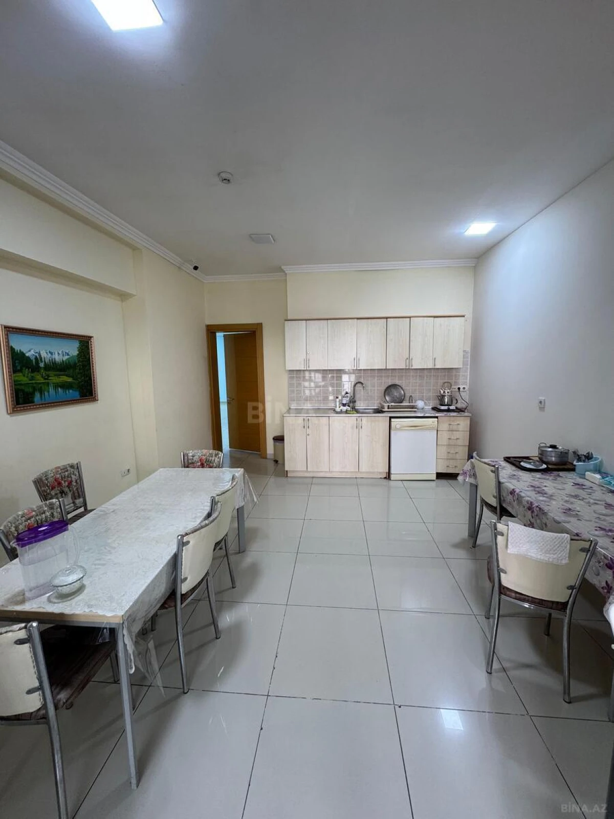 Kirayə verilir 8 otaqlı ofis 320 m²