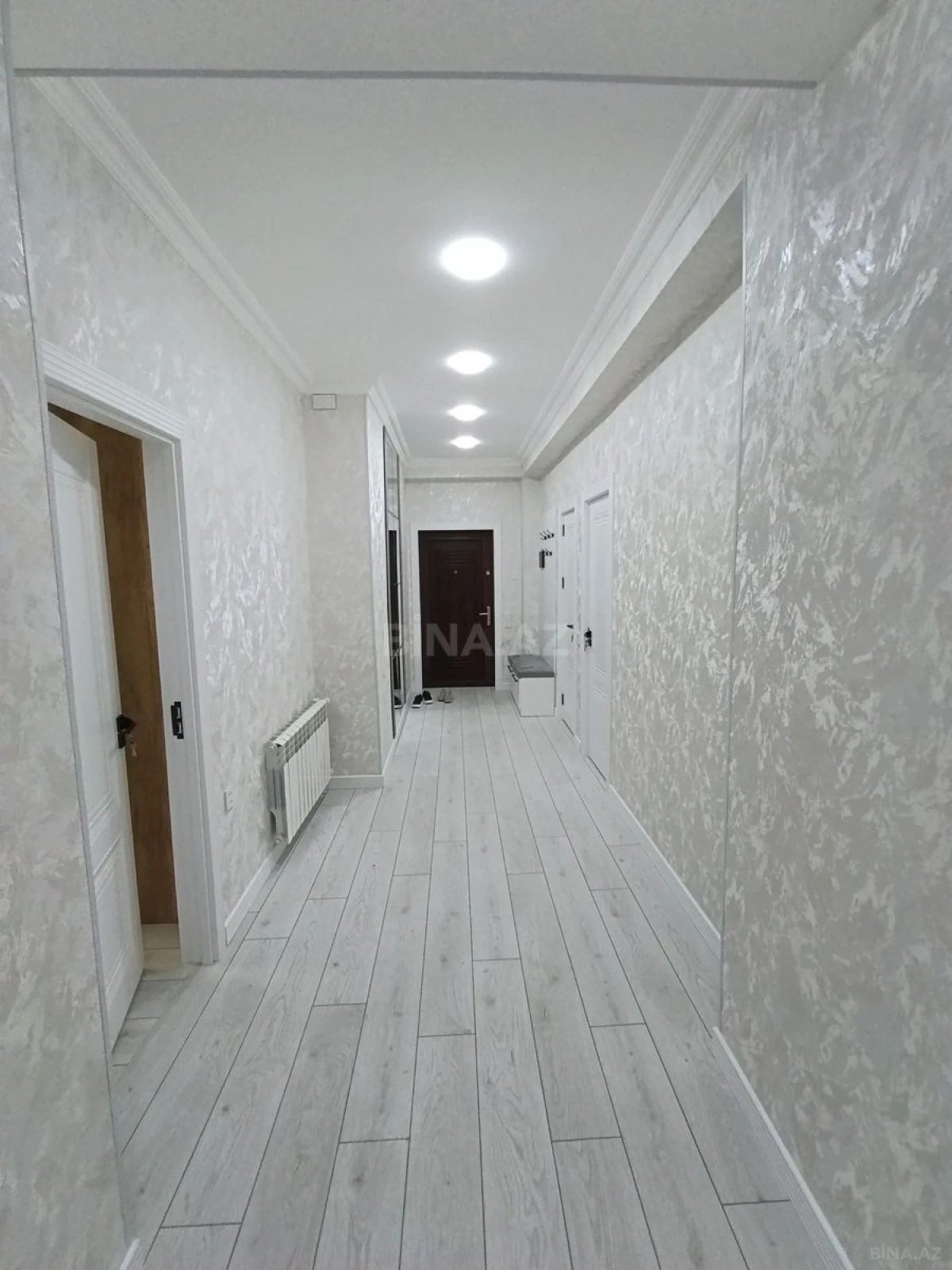 Kirayə verilir 2 otaqlı mənzil 85 m²