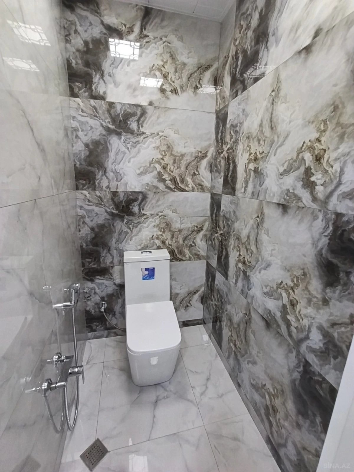 Kirayə verilir 2 otaqlı mənzil 85 m²