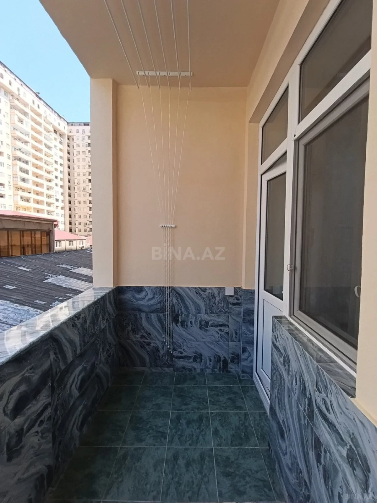 Kirayə verilir 2 otaqlı mənzil 85 m²