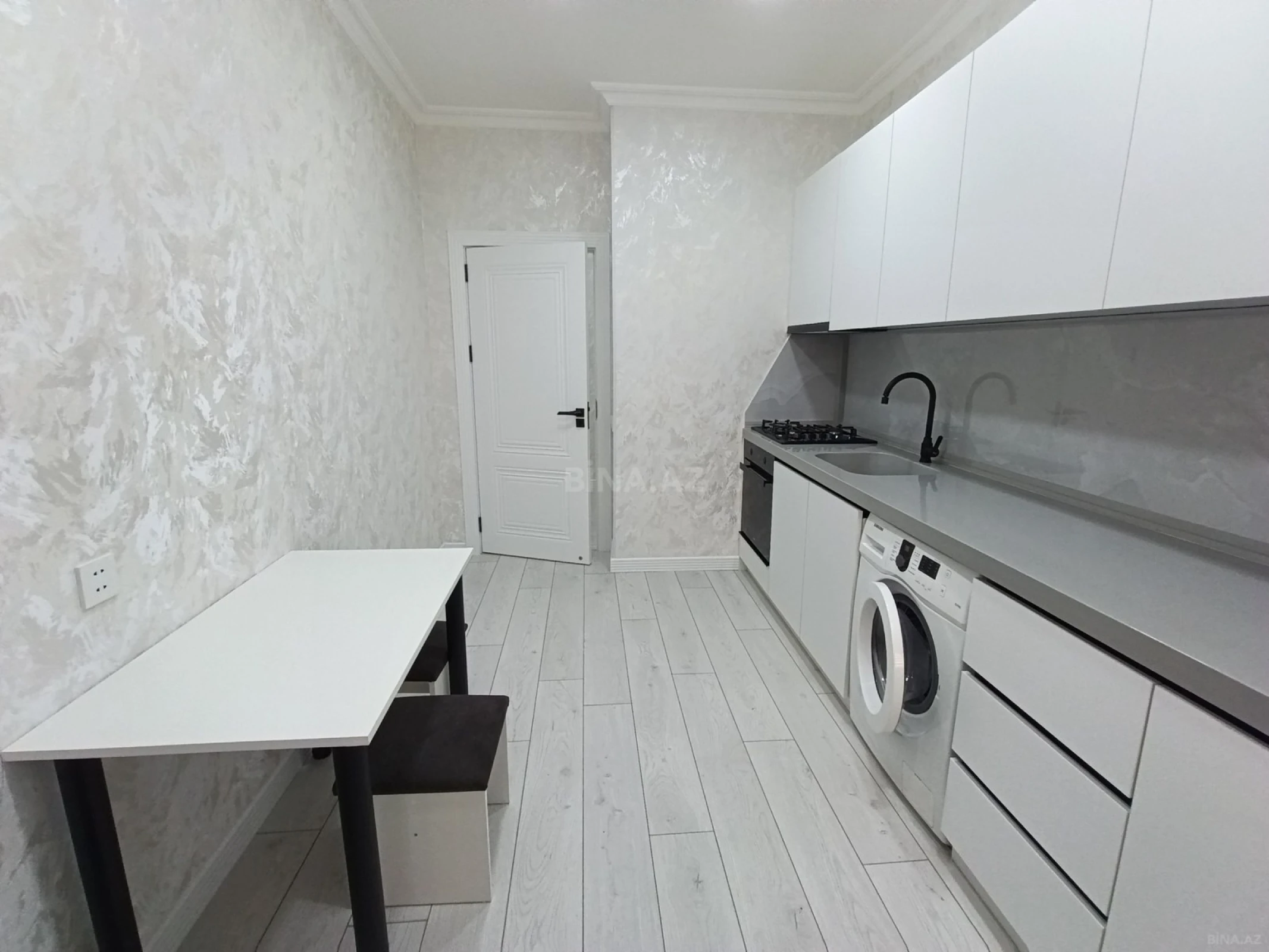Kirayə verilir 2 otaqlı mənzil 85 m²