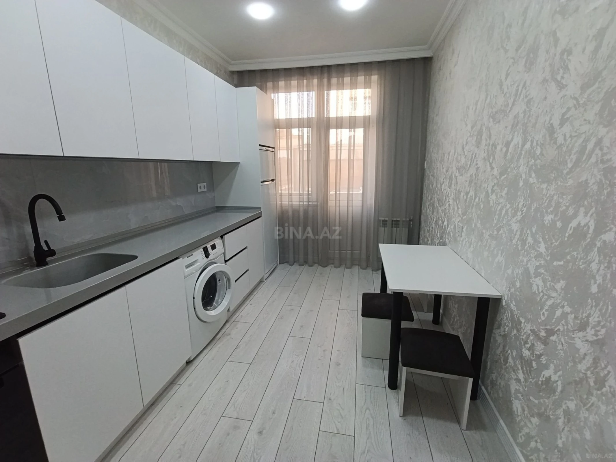 Kirayə verilir 2 otaqlı mənzil 85 m²