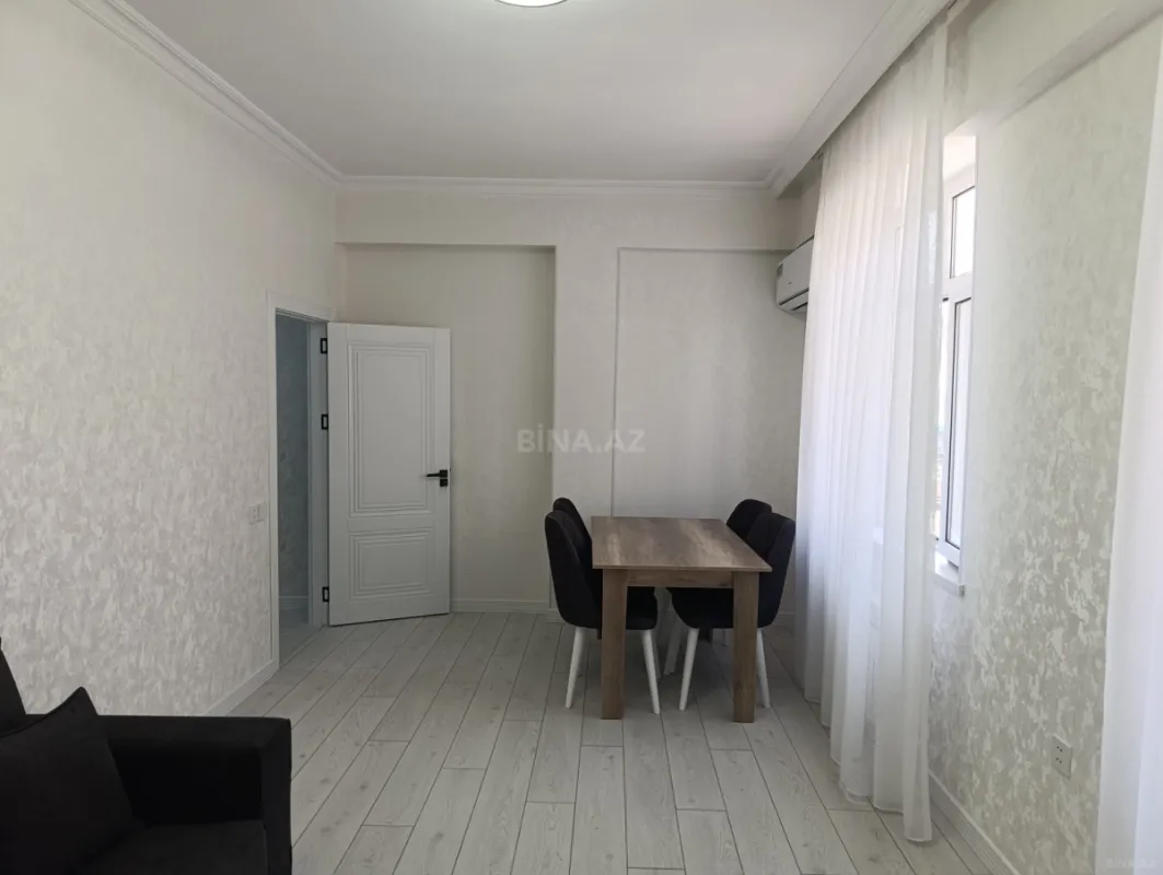Kirayə verilir 2 otaqlı mənzil 85 m²