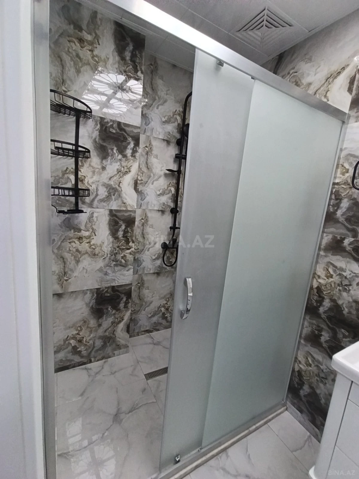 Kirayə verilir 2 otaqlı mənzil 85 m²