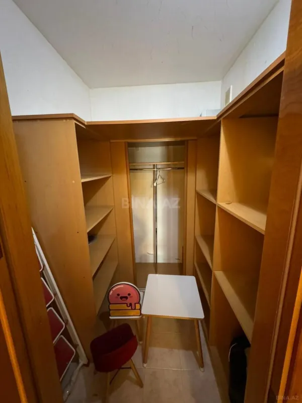 Satılır 4 otaqlı mənzil 160 m²