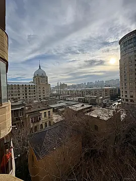 Satılır 4 otaqlı mənzil 160 m² — Bakı, Nizami 4 otaq 160.00 m²