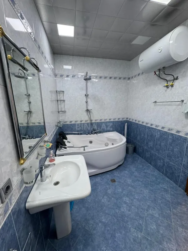 Satılır 4 otaqlı mənzil 160 m²