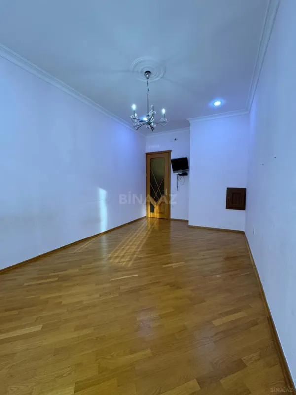 Satılır 4 otaqlı mənzil 160 m²