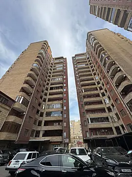 Satılır 4 otaqlı mənzil 160 m²