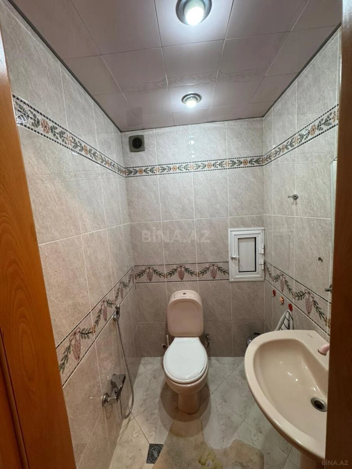 Satılır 4 otaqlı mənzil 160 m²