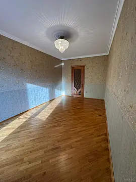 Satılır 4 otaqlı mənzil 160 m²
