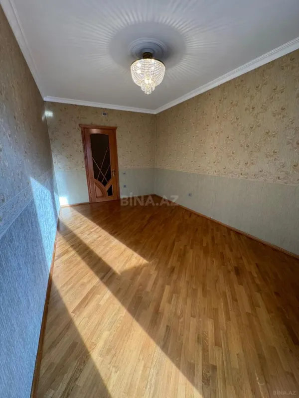 Satılır 4 otaqlı mənzil 160 m²