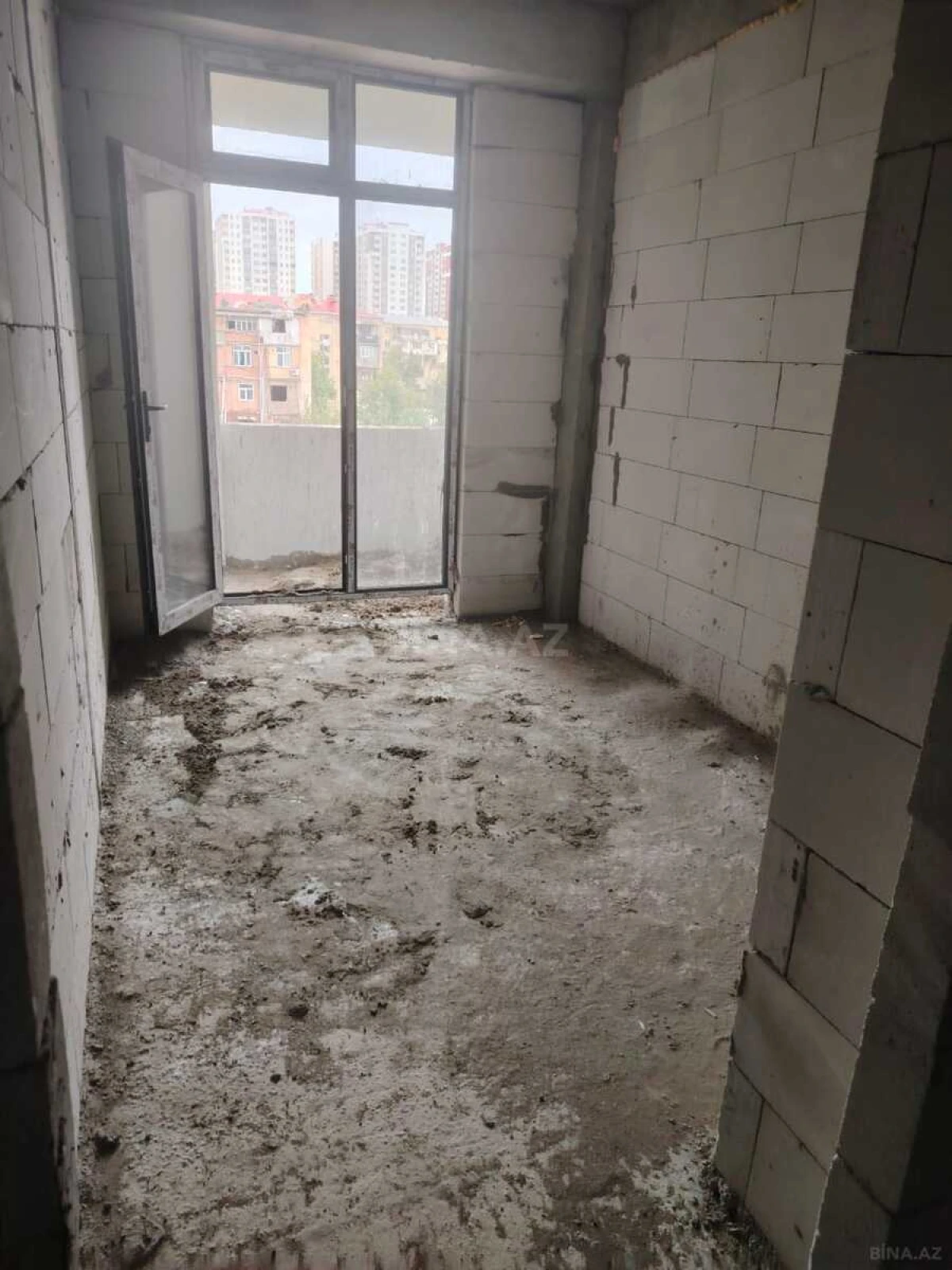 Satılır 3 otaqlı mənzil 87 m²