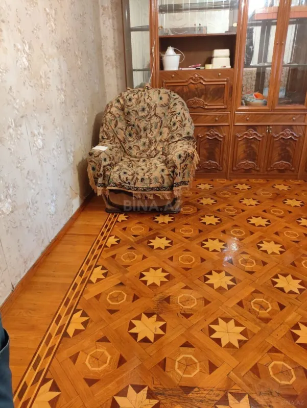 Satılır 4 otaqlı mənzil 110 m²