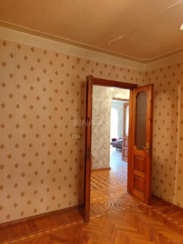 Satılır 4 otaqlı mənzil 110 m²