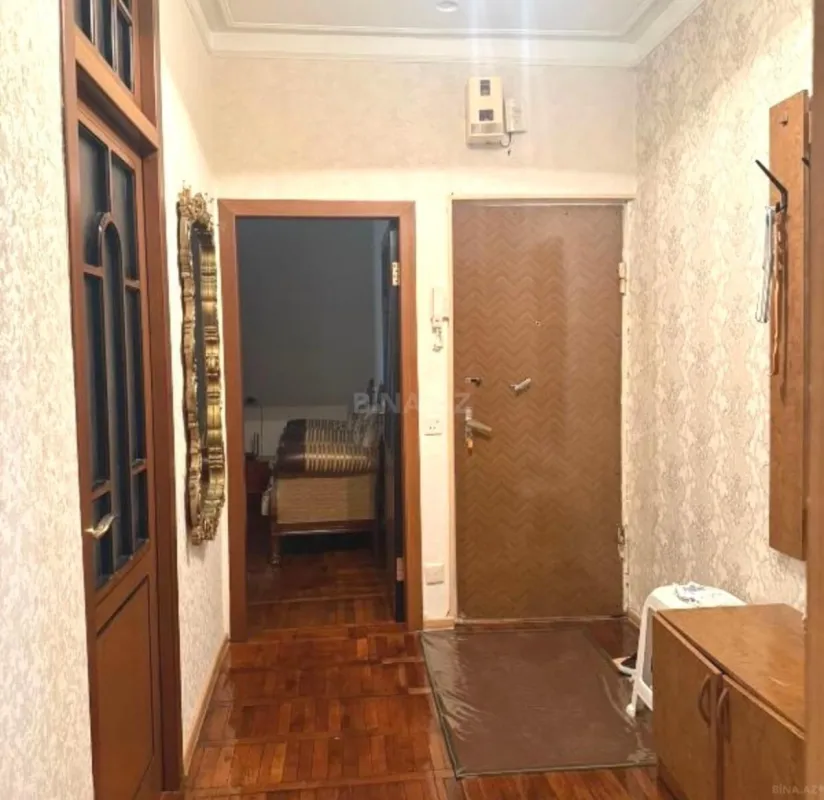 Satılır 4 otaqlı mənzil 100 m²