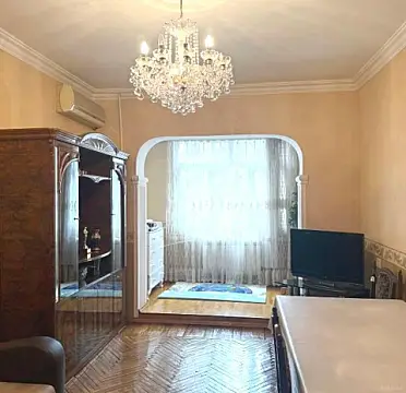 Satılır 4 otaqlı mənzil 100 m²