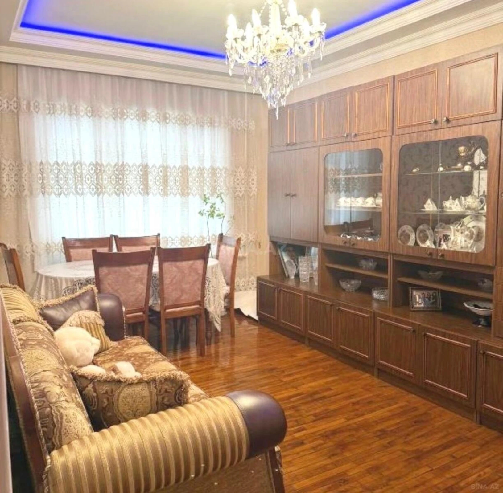Satılır 4 otaqlı mənzil 100 m²