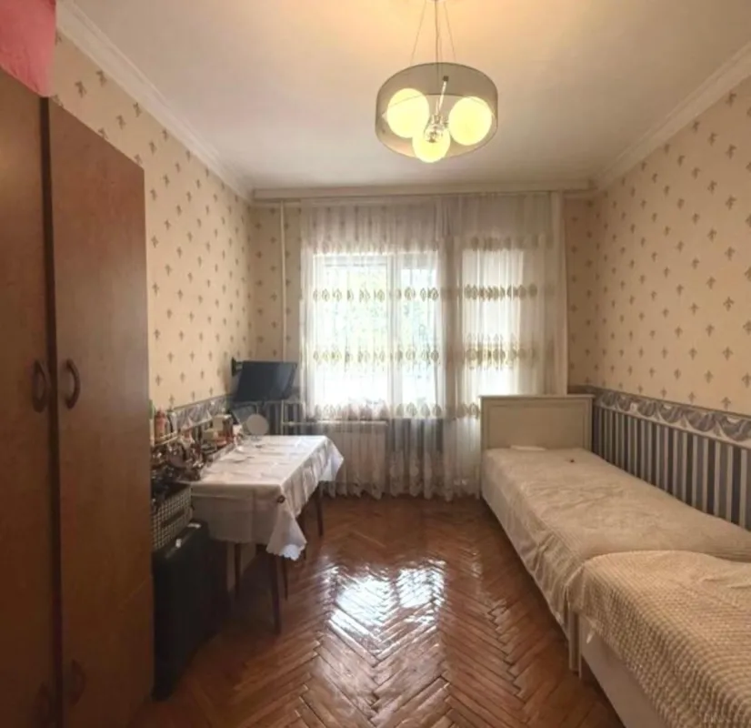 Satılır 4 otaqlı mənzil 100 m²