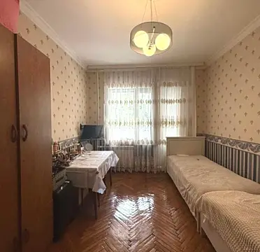 Satılır 4 otaqlı mənzil 100 m²