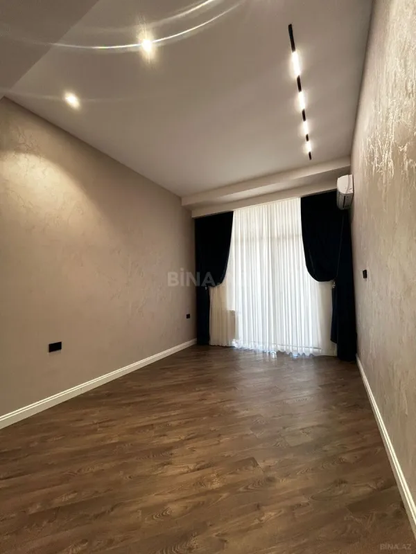 Satılır 2 otaqlı mənzil 81 m²