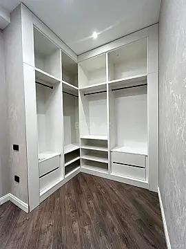 Satılır 2 otaqlı mənzil 81 m²